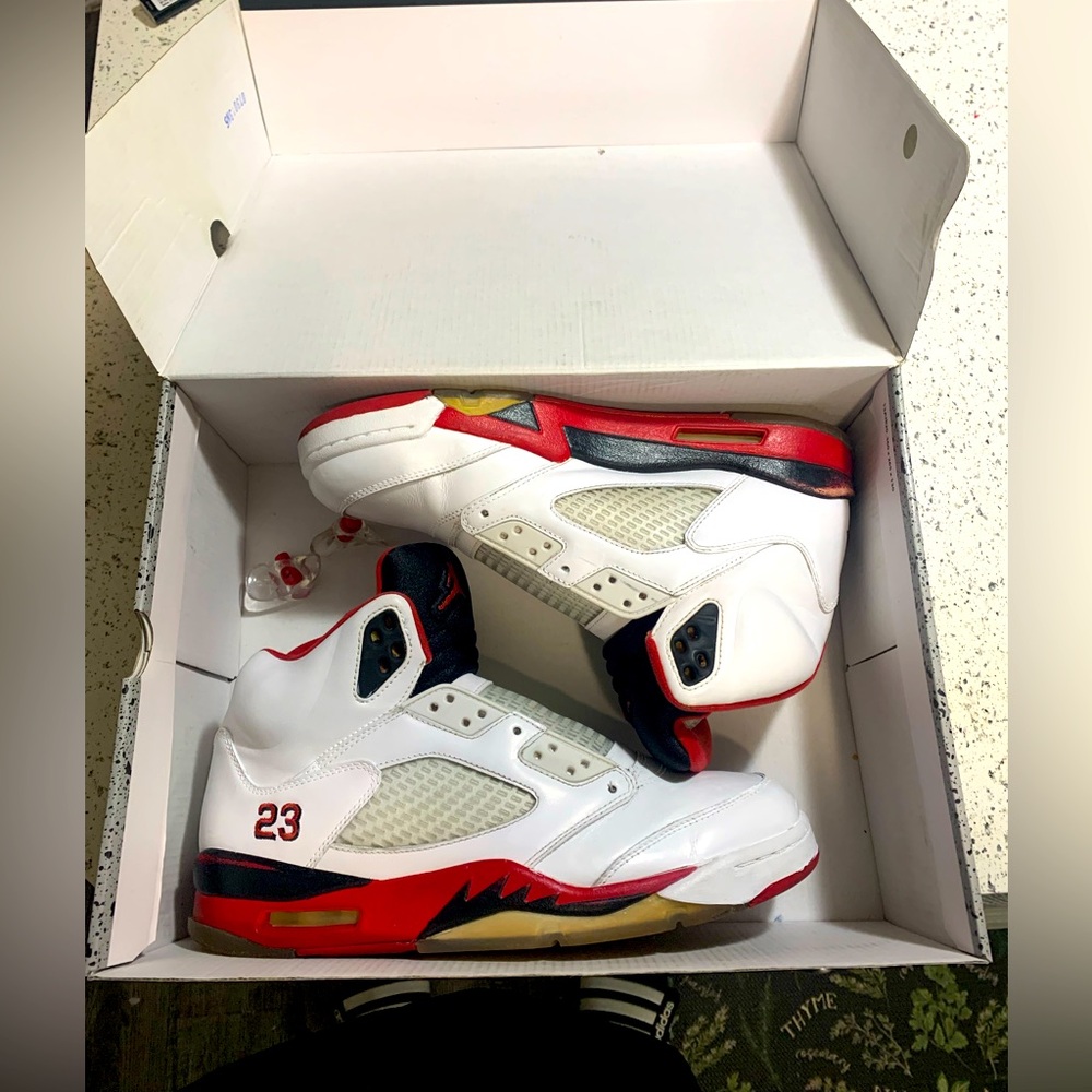 Jordan 5 Fire Red